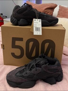 adidas Yeezy 500 Box Label in Brown and Black